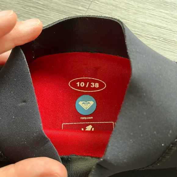 Roxy syncro 1.5 mm jacket size 10 - Picture 5 of 7